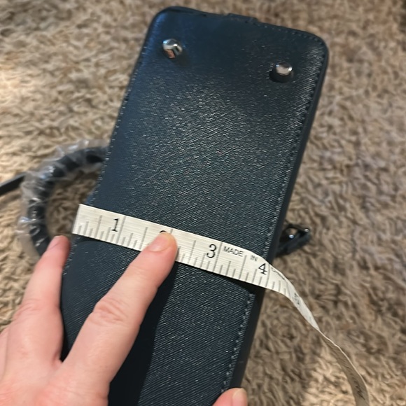 Crossbody - Picture 8 of 9